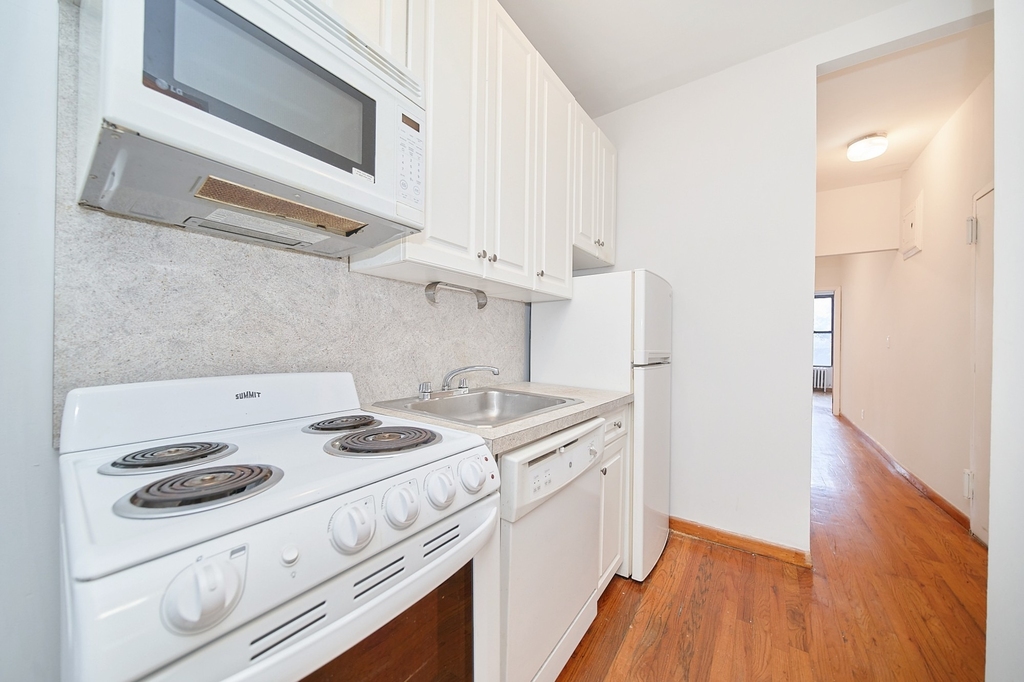 462 9th Avenue - Photo 7
