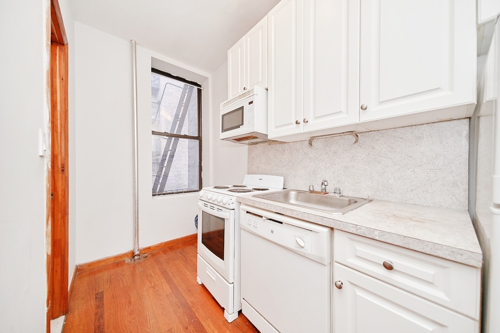 462 9th Avenue - Photo 6