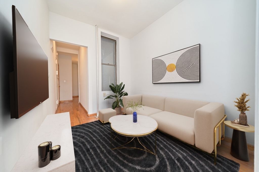 462 9th Avenue - Photo 0