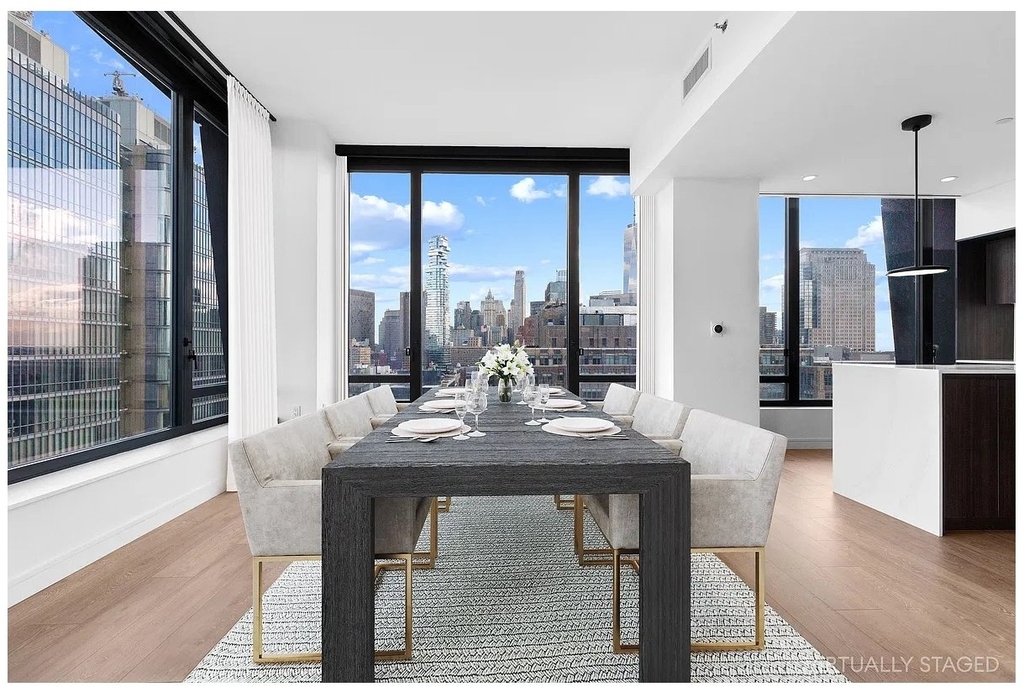 111 Varick Street - Photo 2