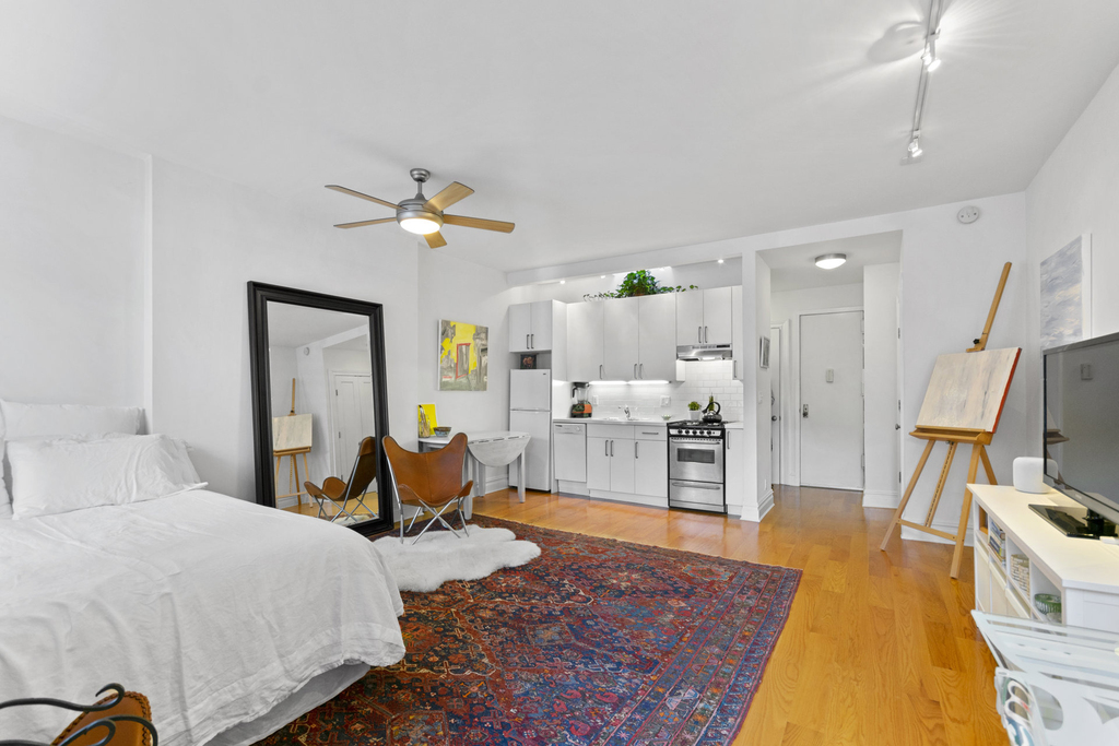 55 E 73rd Street - Photo 2