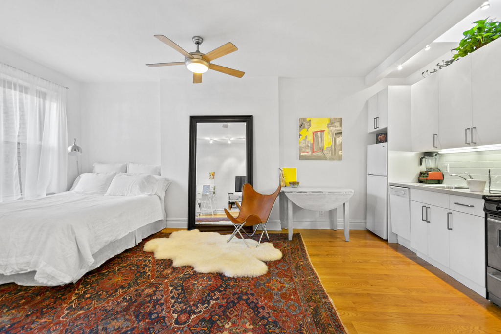 55 E 73rd Street - Photo 3
