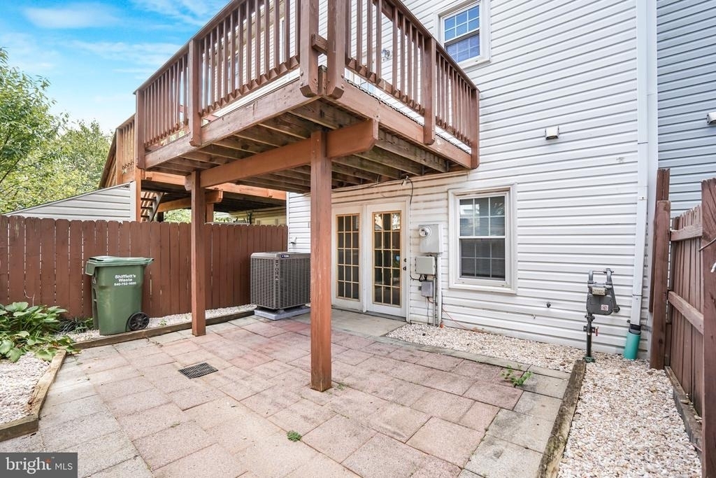 302 Barrie Place - Photo 4