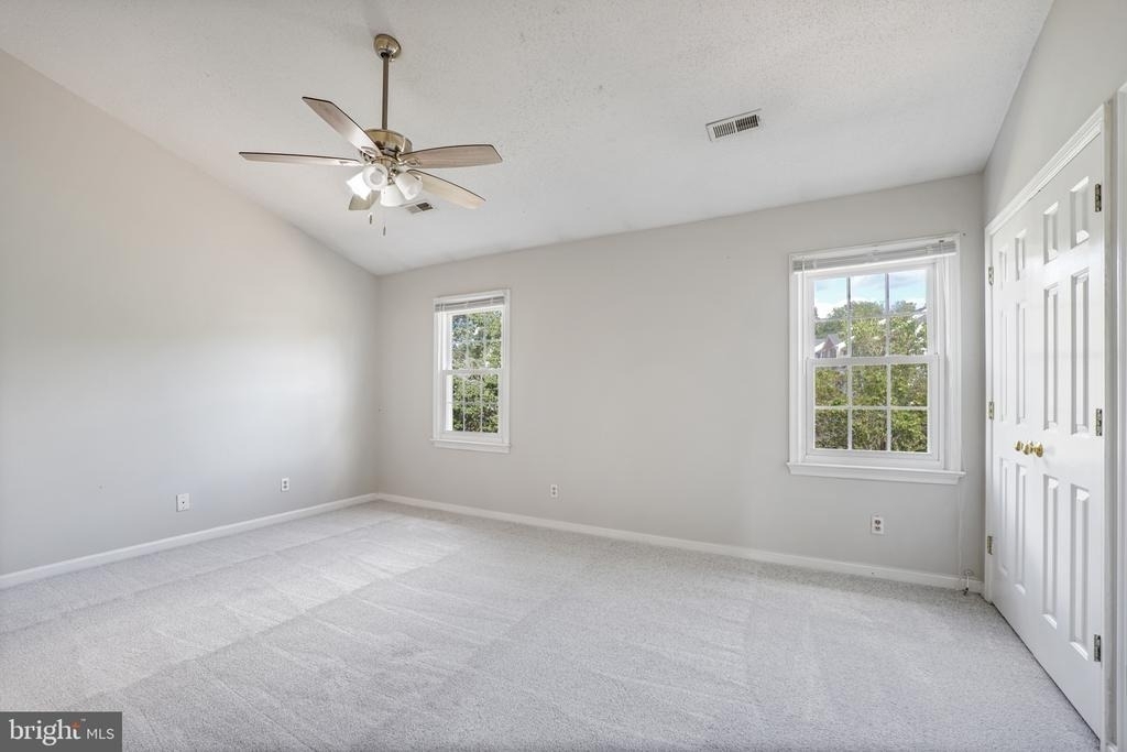 302 Barrie Place - Photo 24