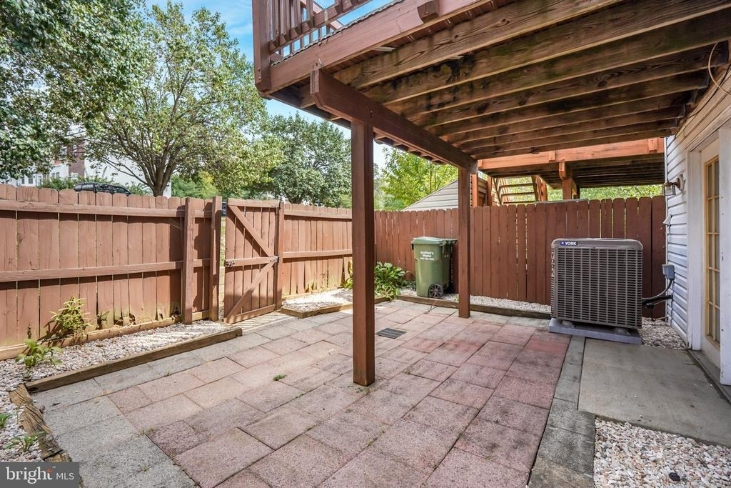 302 Barrie Place - Photo 5