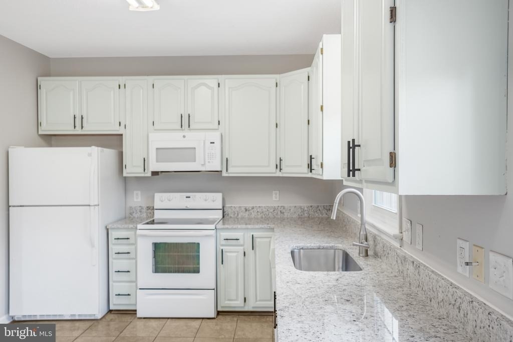 302 Barrie Place - Photo 19