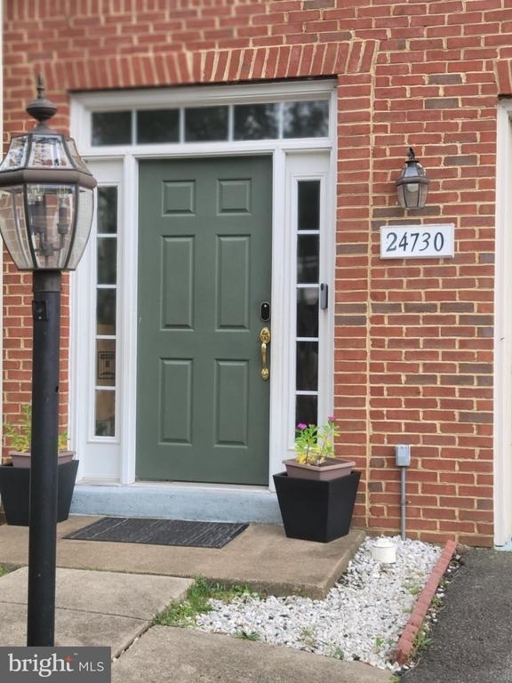 24730 Clock Tower Square - Photo 1