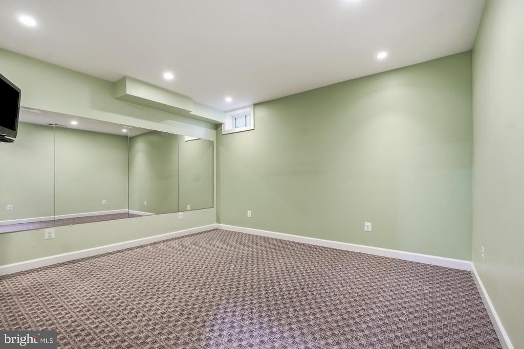2321 Grove Avenue - Photo 51
