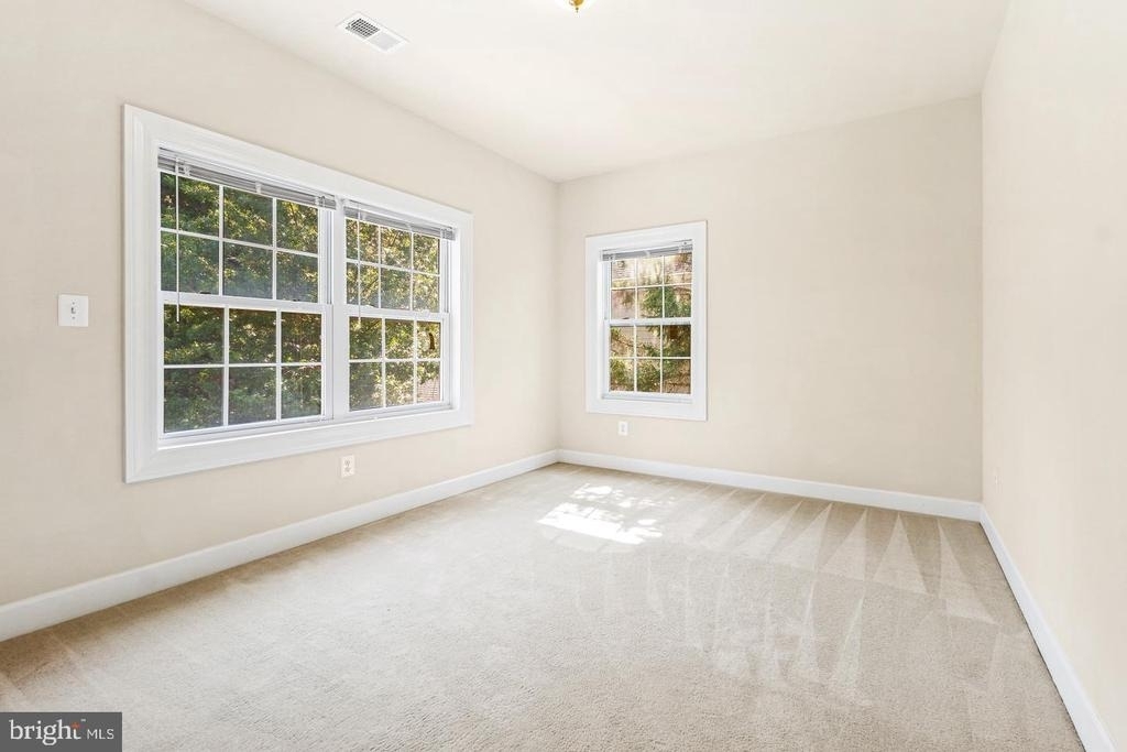 2321 Grove Avenue - Photo 33