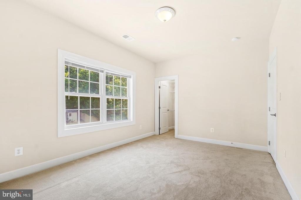 2321 Grove Avenue - Photo 29