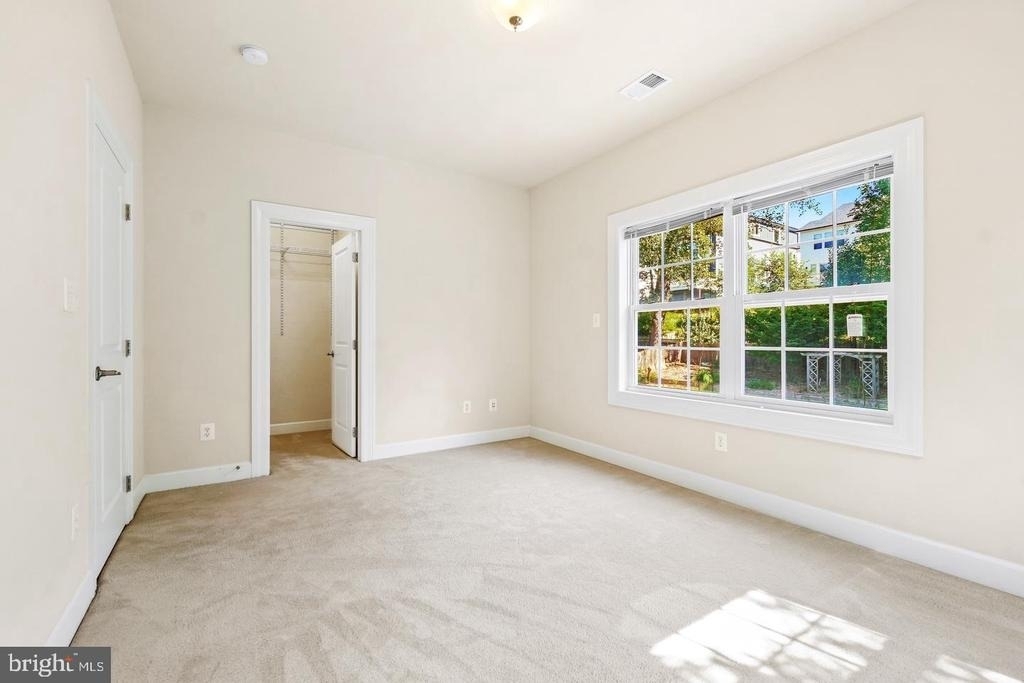 2321 Grove Avenue - Photo 34