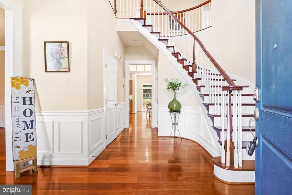 2321 Grove Avenue - Photo 2
