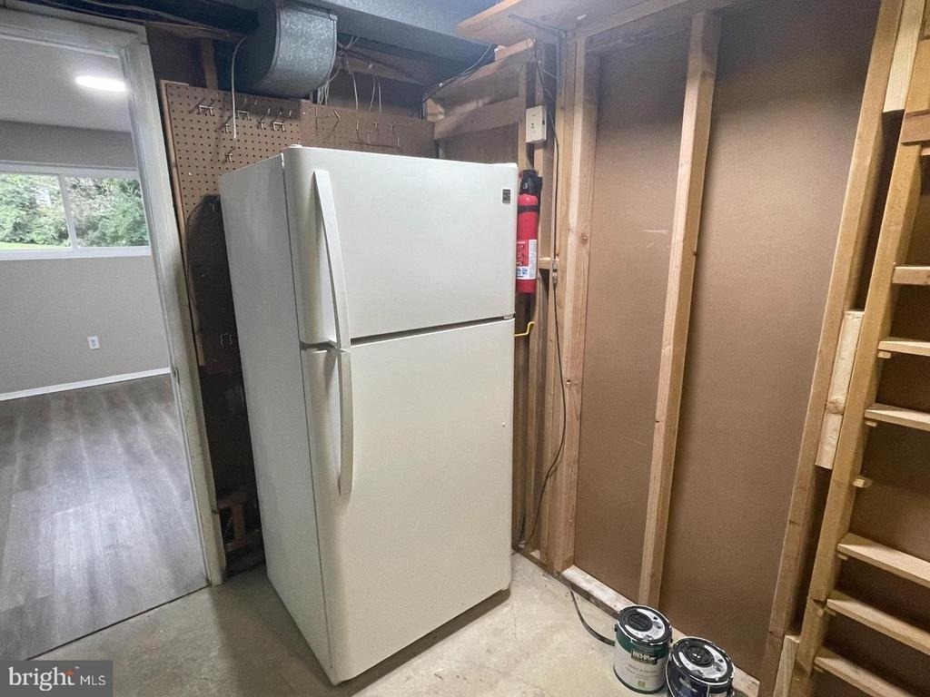 6403 Greeley Boulevard - Photo 11