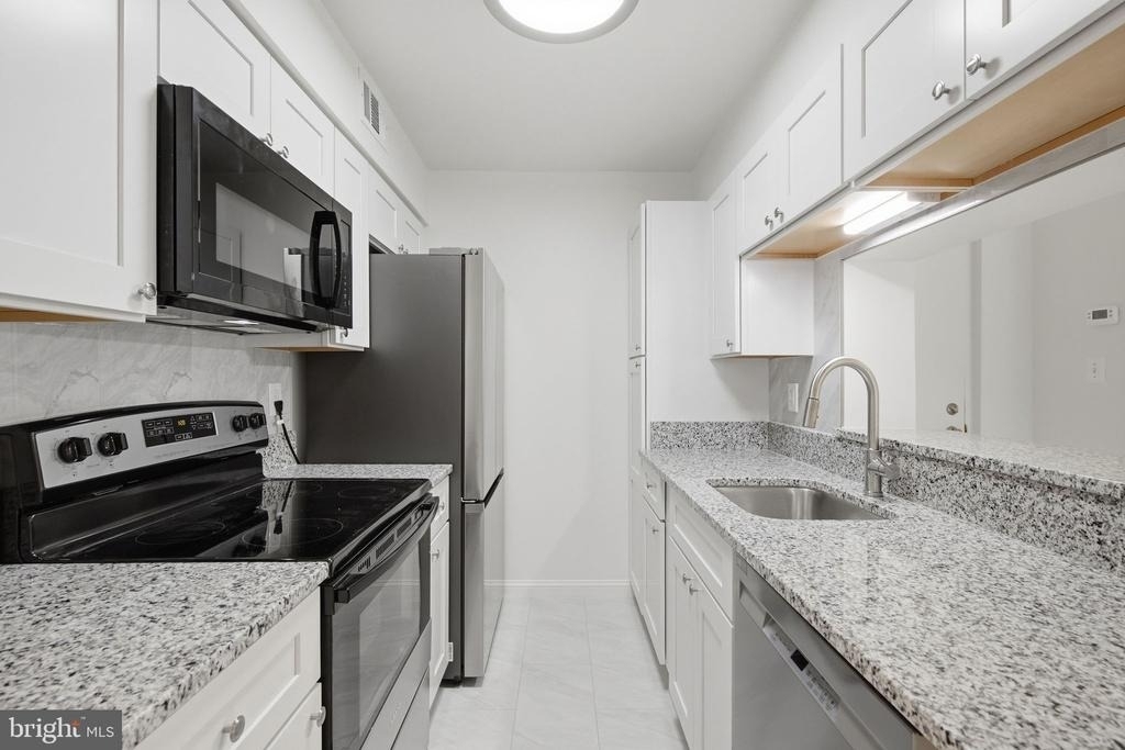 8505 Barrington Court - Photo 9