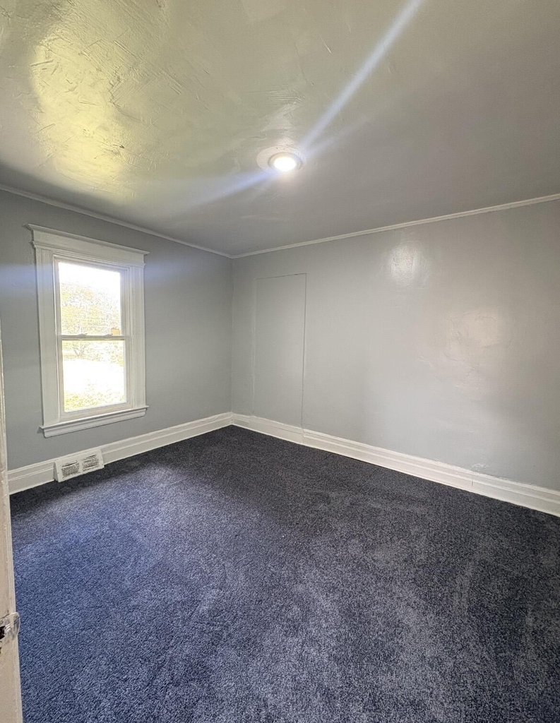 670 Pingree - Photo 9