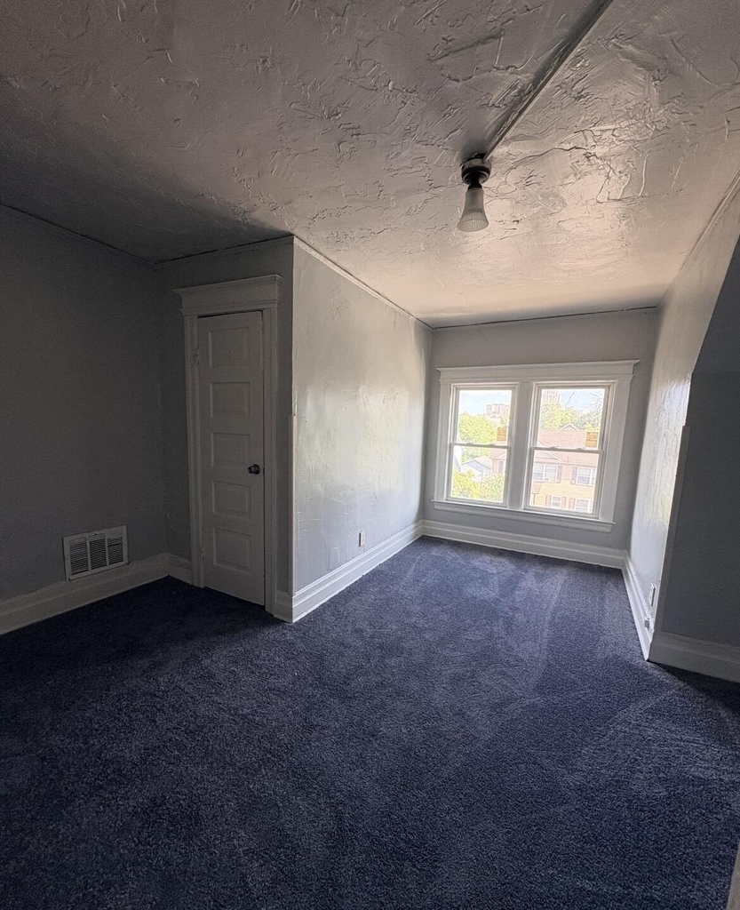 670 Pingree - Photo 16