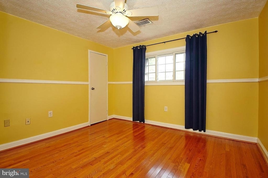 137 Virginia Avenue S - Photo 8
