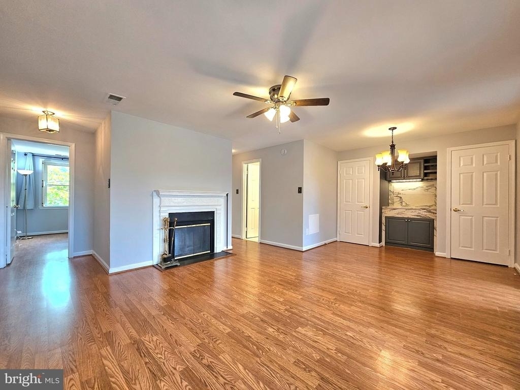 516 N West Street - Photo 1