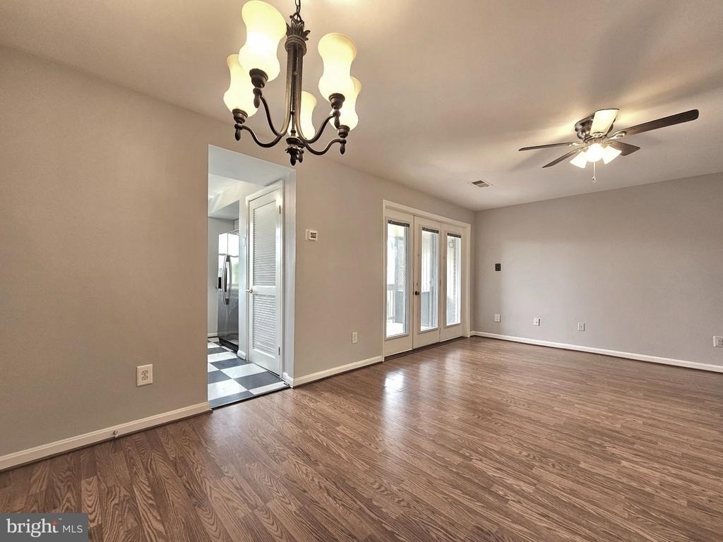 516 N West Street - Photo 3