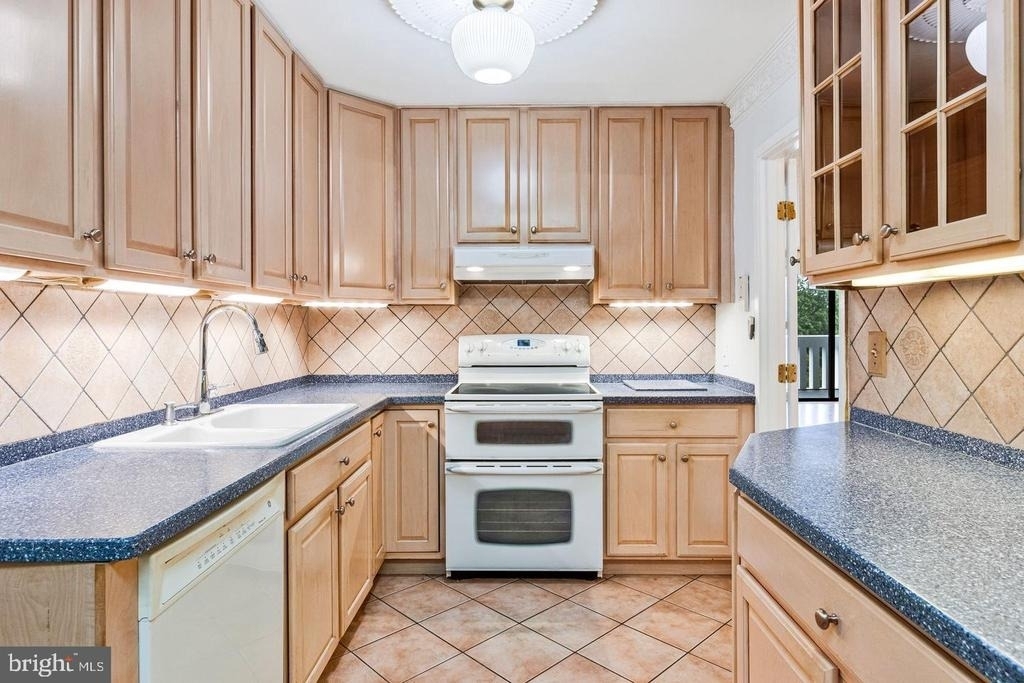 6101 Edsall Road - Photo 19
