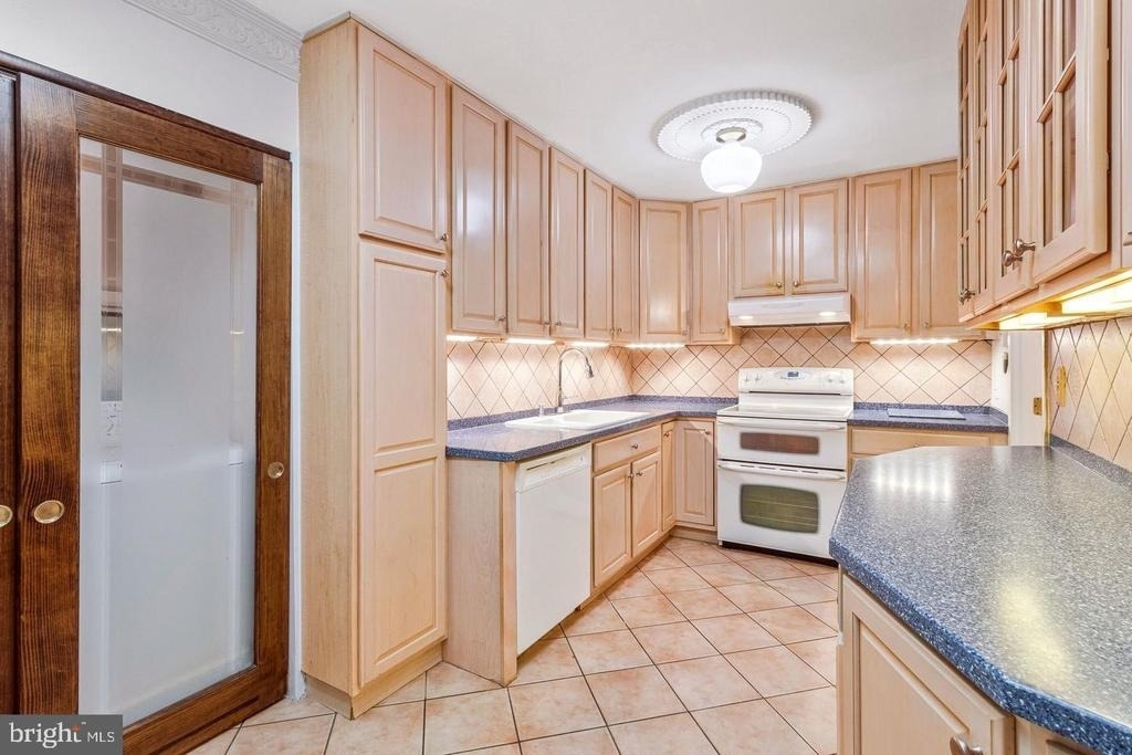 6101 Edsall Road - Photo 18
