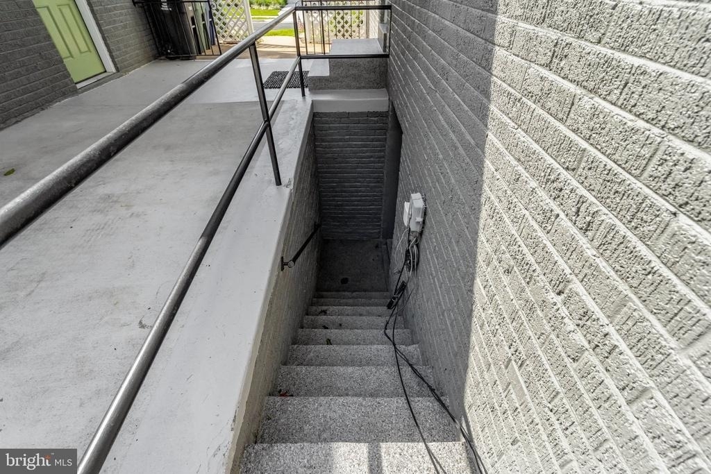 2727 N Dinwiddie Street - Photo 24
