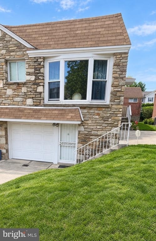1003 E Sedgwick Street - Photo 0
