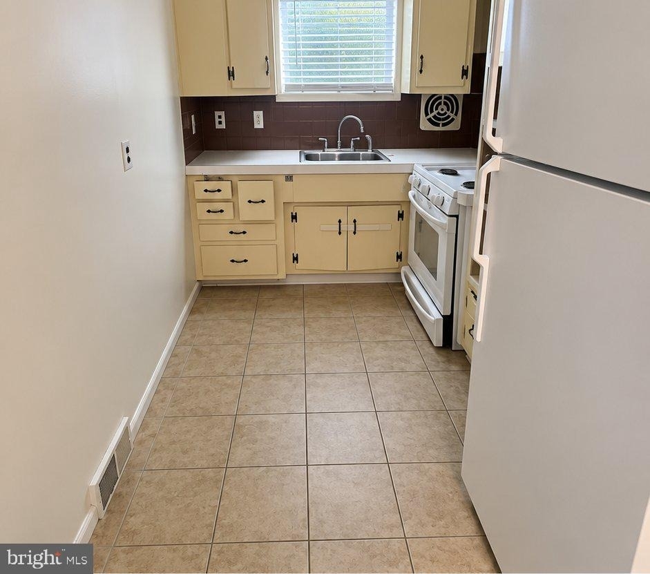 1003 E Sedgwick Street - Photo 3