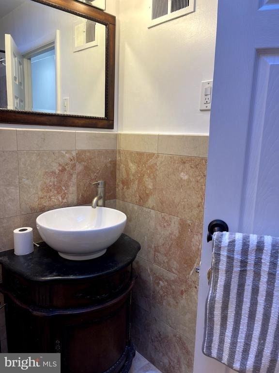 1003 E Sedgwick Street - Photo 5