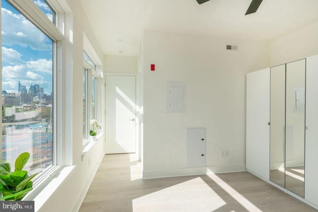 833 Wharton Street - Photo 11