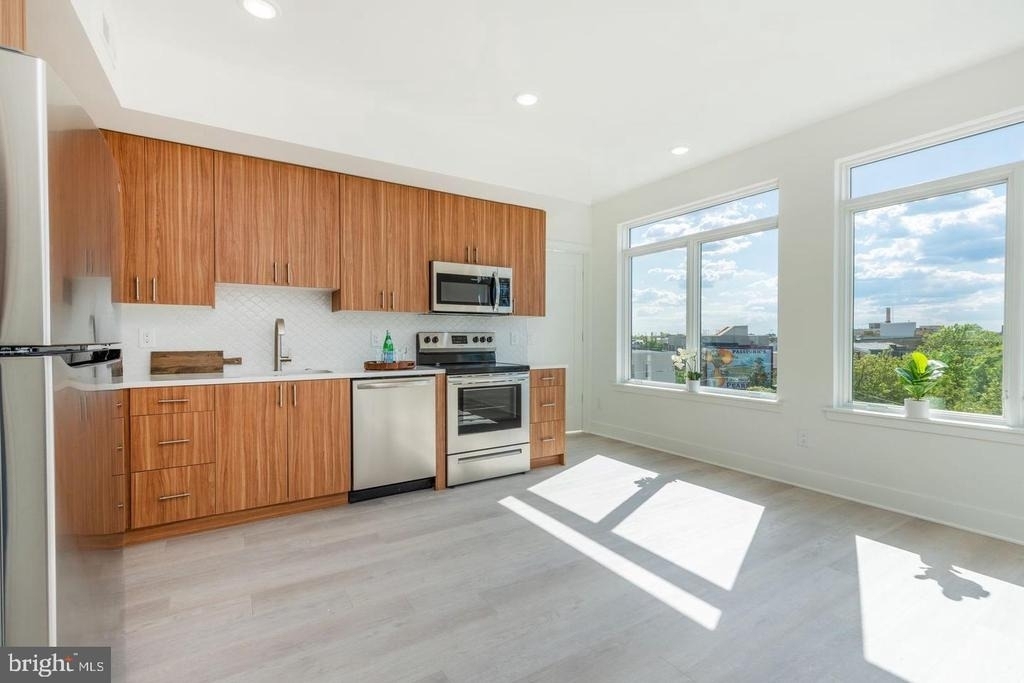 833 Wharton Street - Photo 7