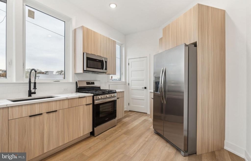 136 E Cumberland Street - Photo 9