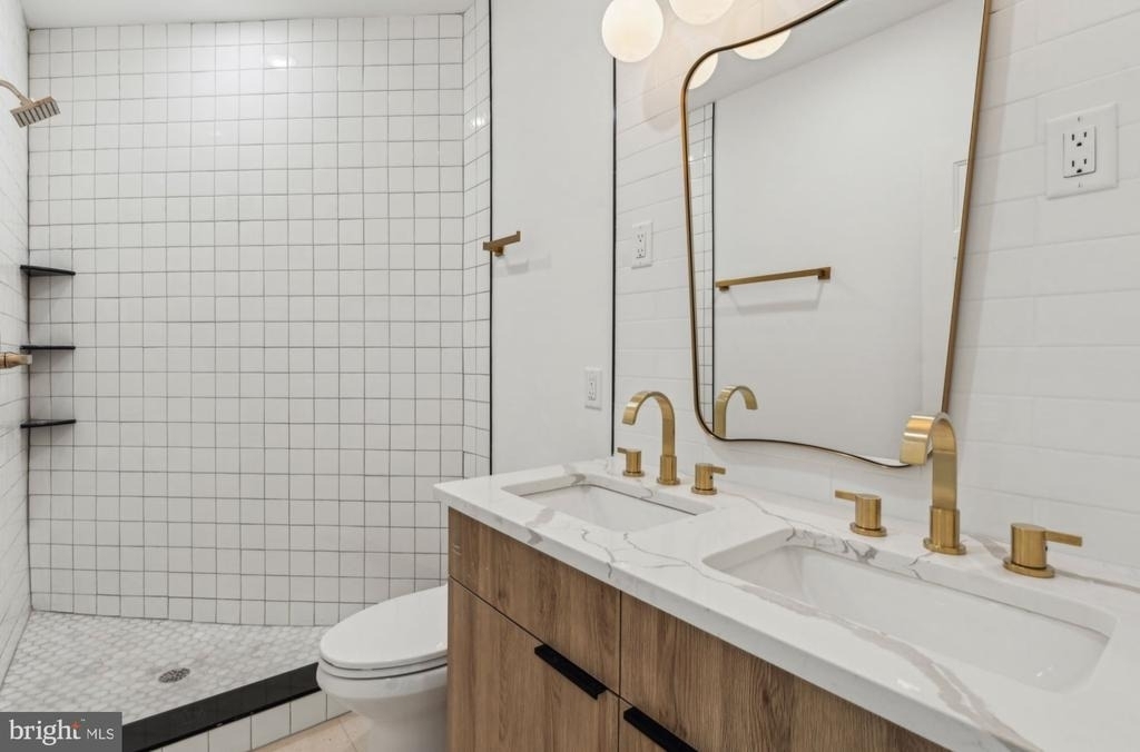 136 E Cumberland Street - Photo 3