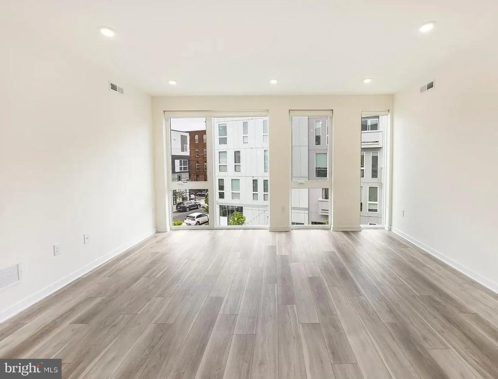 1660 Germantown Avenue - Photo 3