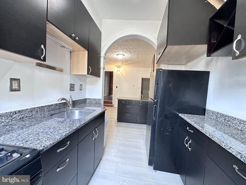 909 S 8th Street - Photo 10