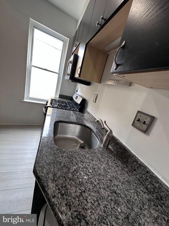 909 S 8th Street - Photo 6