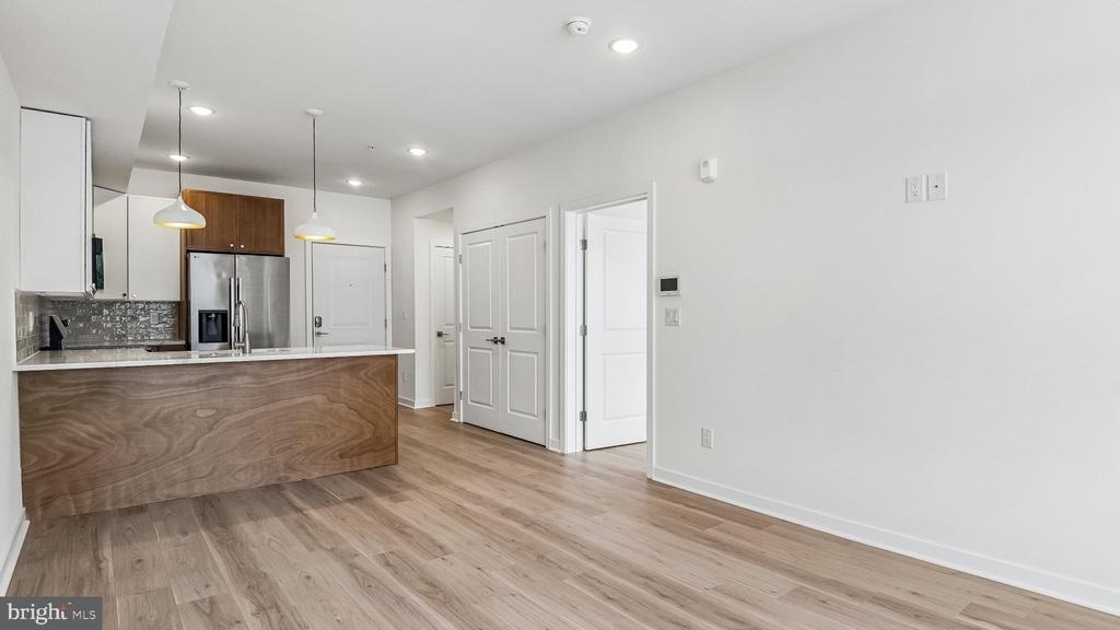921 E Chelten Avenue - Photo 3