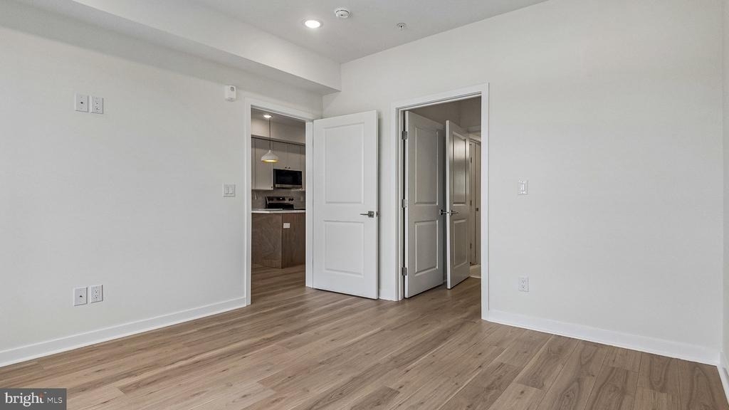 921 E Chelten Avenue - Photo 15