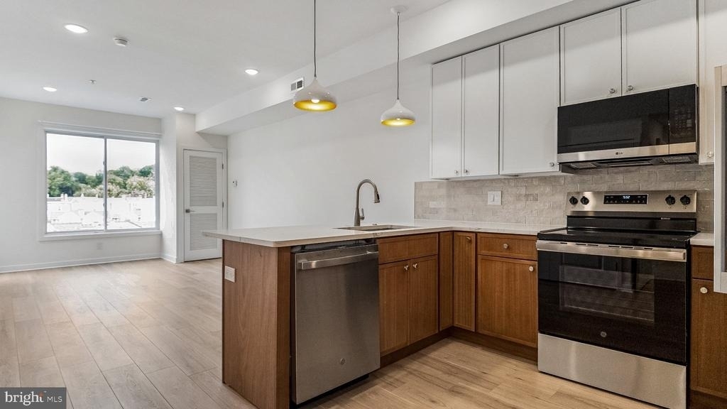 921 E Chelten Avenue - Photo 9
