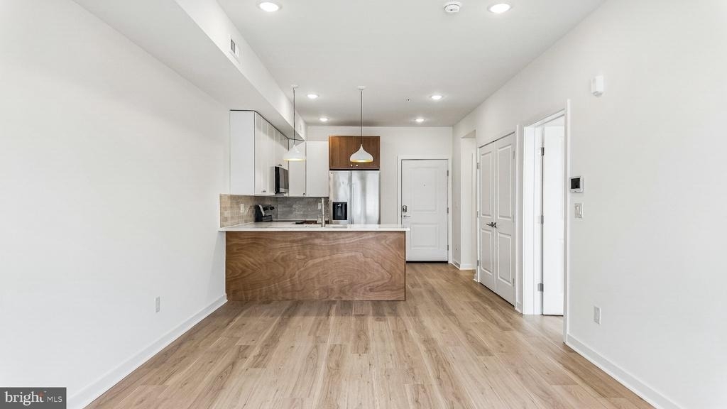921 E Chelten Avenue - Photo 2