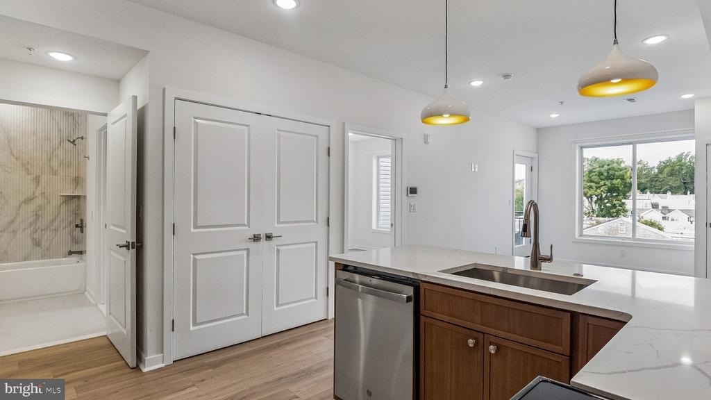 921 E Chelten Avenue - Photo 10