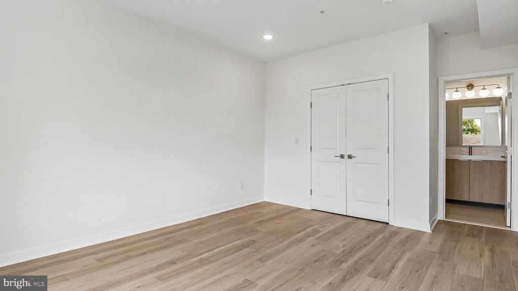 921 Chelten Avenue - Photo 8