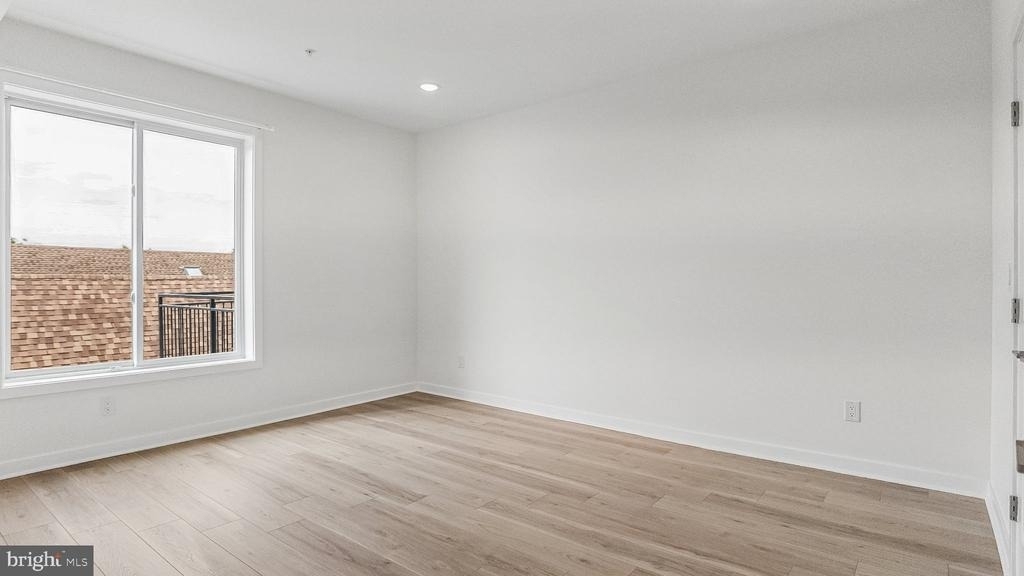 921 Chelten Avenue - Photo 9