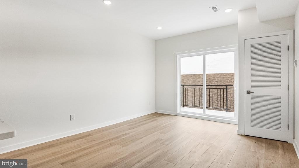 921 Chelten Avenue - Photo 3