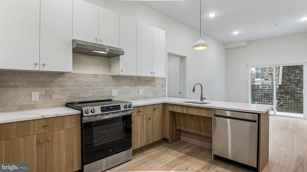 921 Chelten Avenue - Photo 6