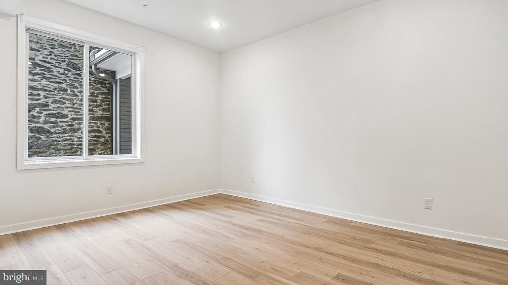 921 Chelten Avenue - Photo 15