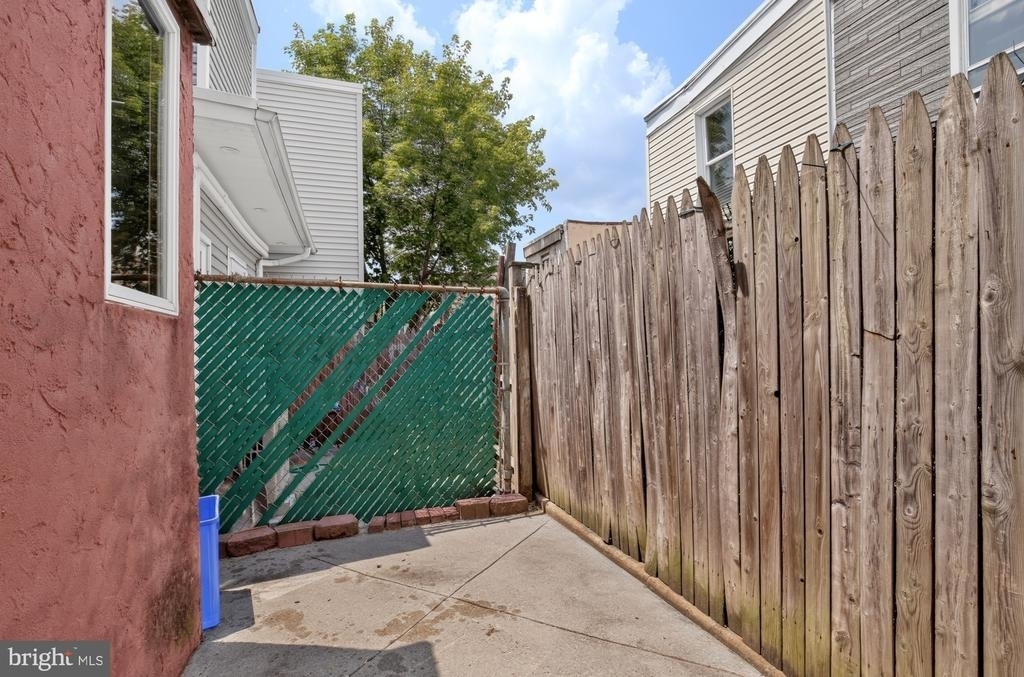 2228 Taggert Street - Photo 6