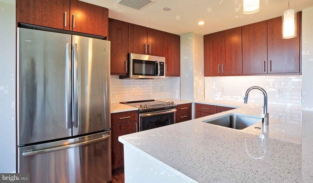 2200 Benjamin Franklin Parkway - Photo 26