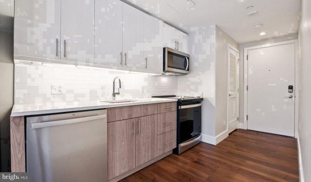2200 Benjamin Franklin Parkway - Photo 2