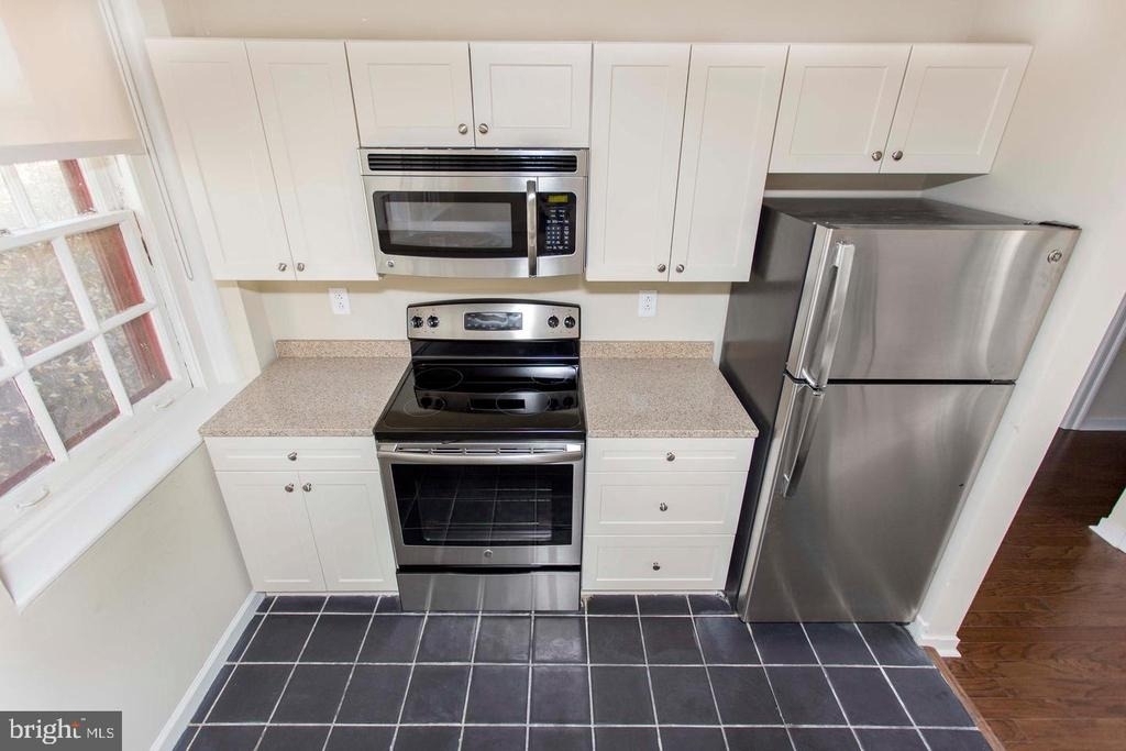 532 Spruce Street - Photo 4